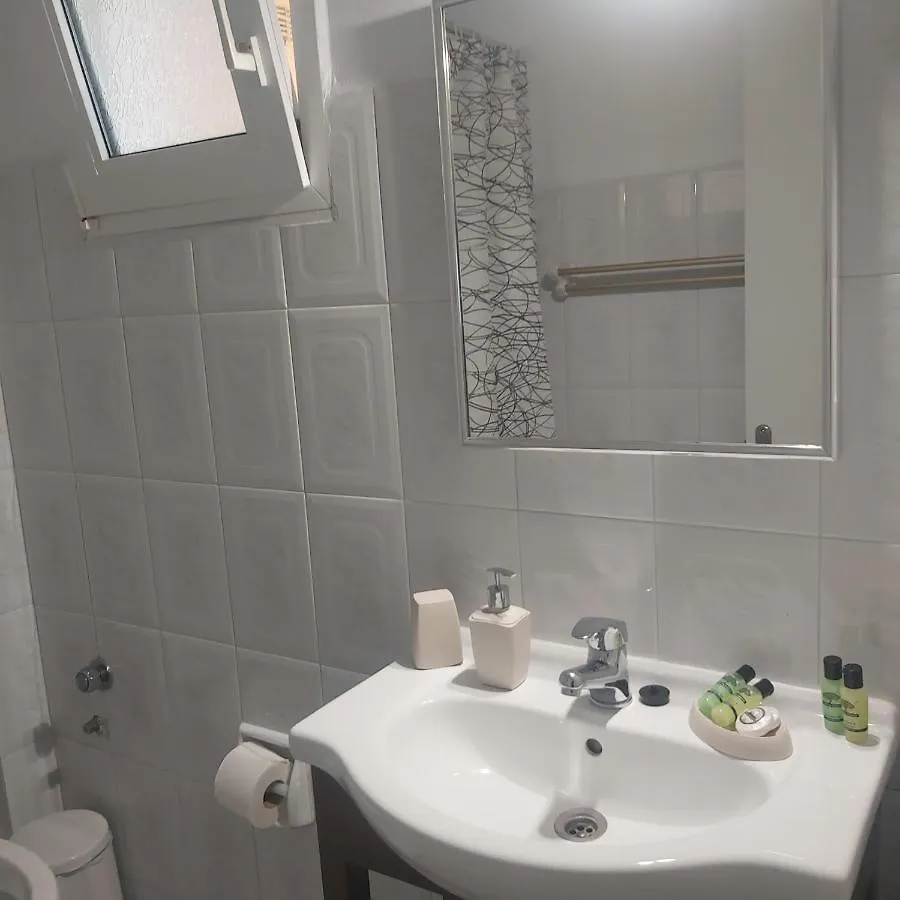 Studios Rania Aparthotel Lassi