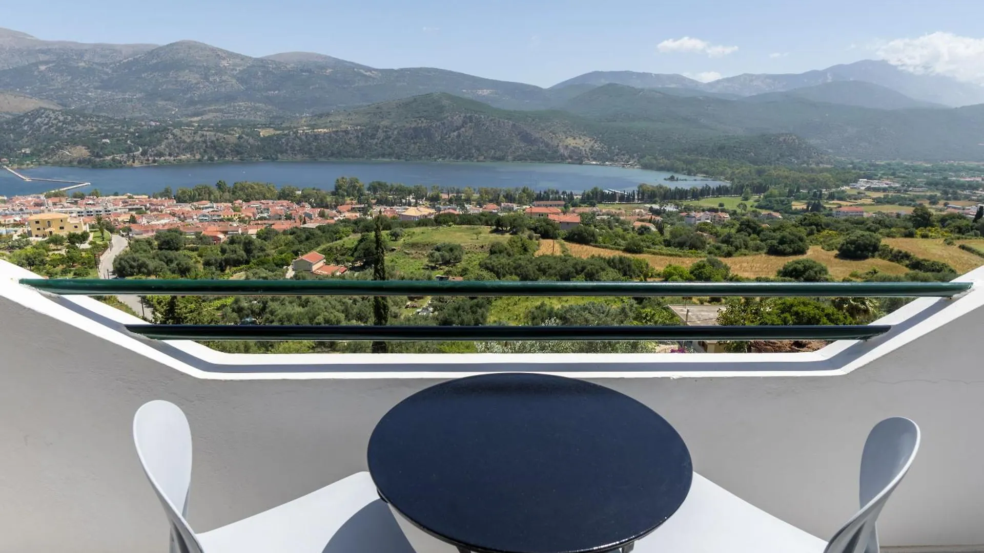 **  Studios Rania Aparthotel Lassi  Greece