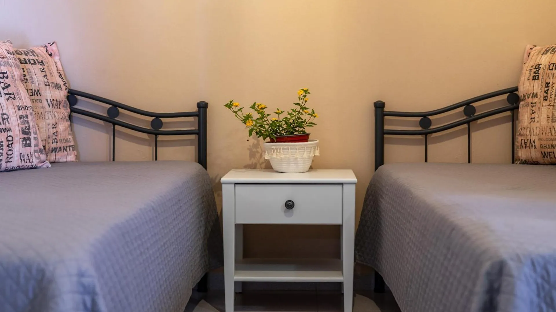 Studios Rania Aparthotel Lassi  2*, Lassi (Kefalonia)