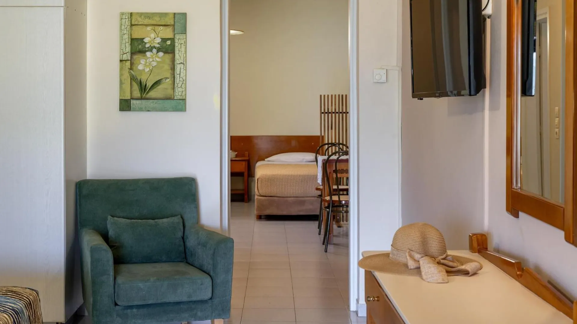 Studios Rania Aparthotel Lassi