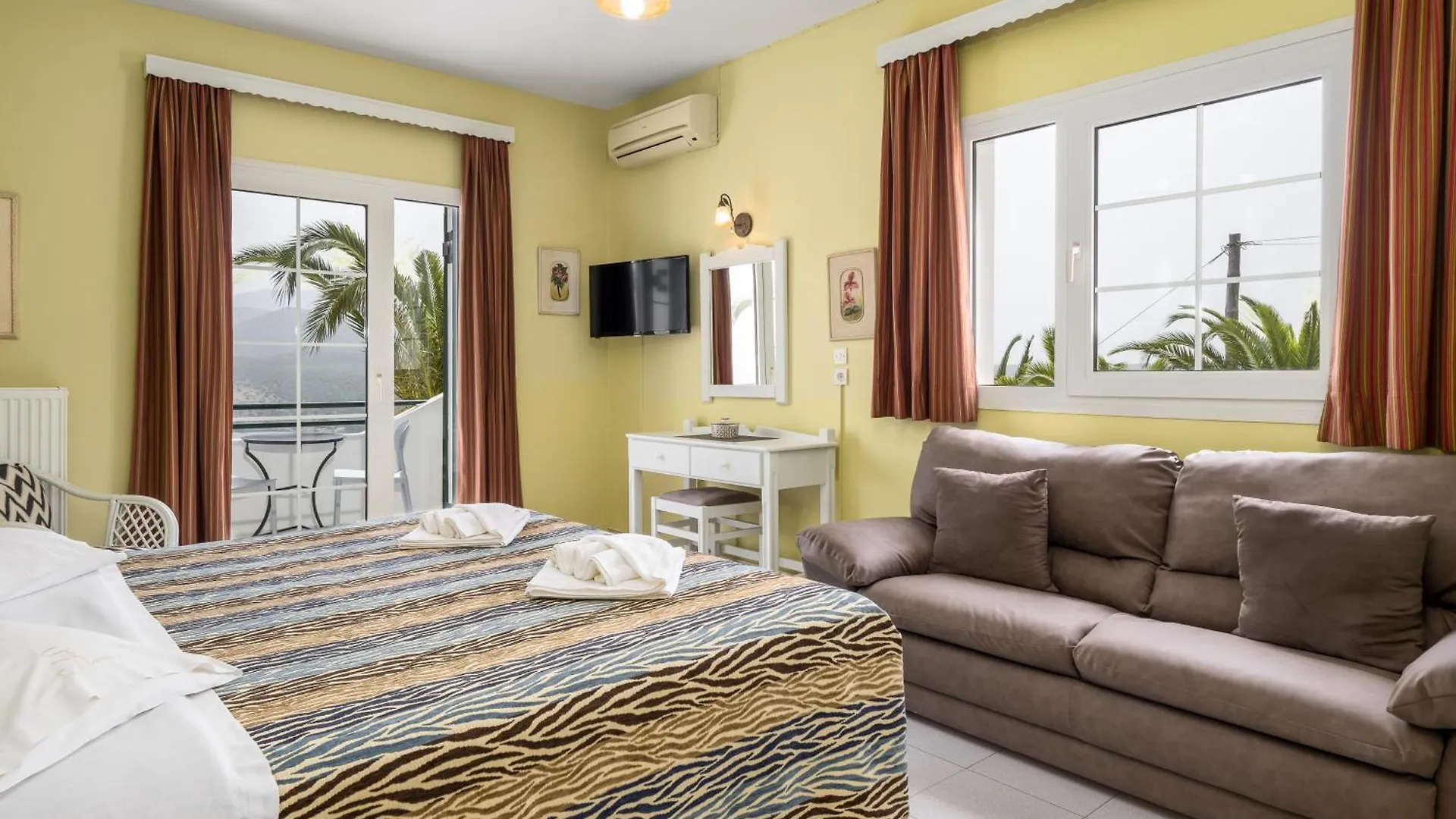 **  Studios Rania Aparthotel Lassi  Greece