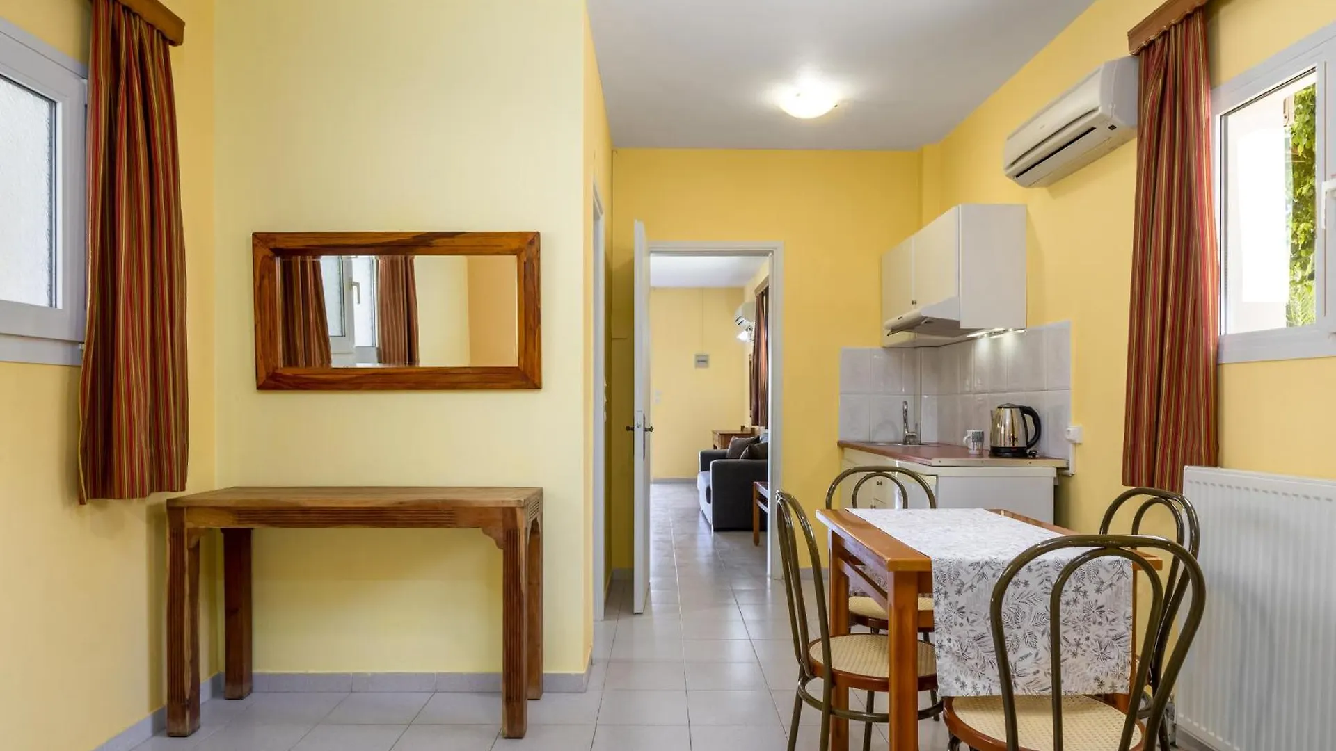 Studios Rania Aparthotel Lassi   Lassi (Kefalonia)