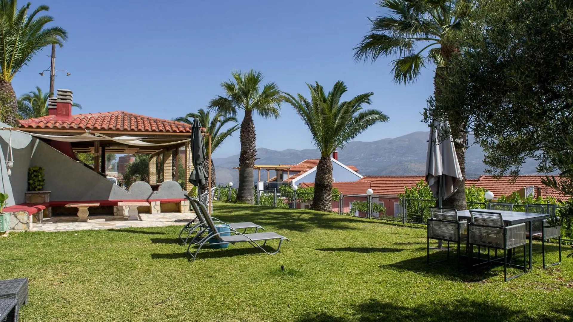 Studios Rania Aparthotel Lassi  Greece